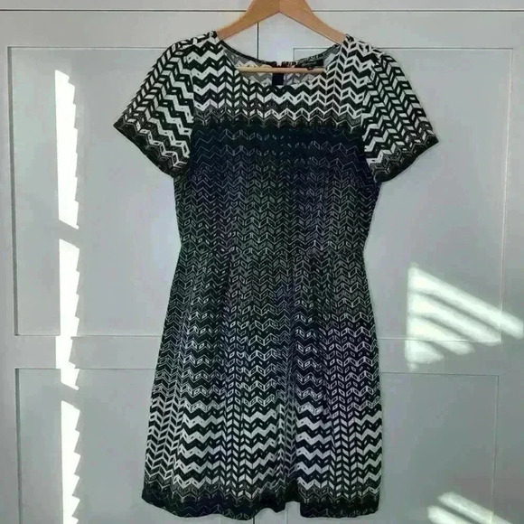 Madewell Dresses & Skirts - Madewell Dress Womens Black Cream Sz: 0 Chev Songbird Short Sleeve Tribal Casual